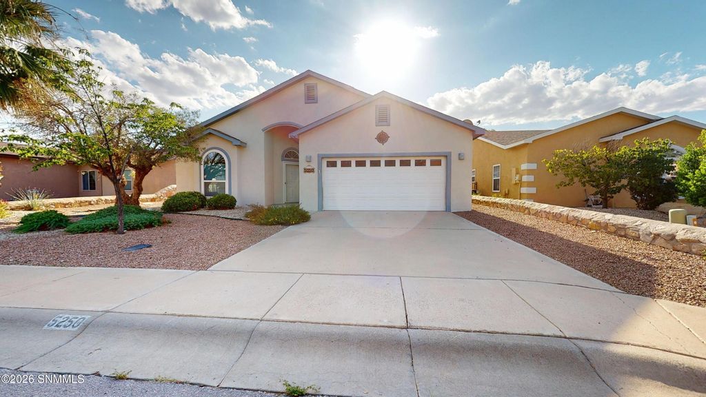5250 Melanite Court, Las Cruces, NM 88012