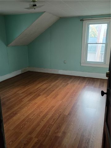 501 College Ave, Grove City Boro, PA 16127