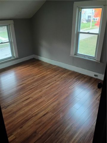 501 College Ave, Grove City Boro, PA 16127