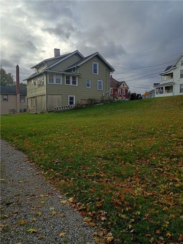 501 College Ave, Grove City Boro, PA 16127