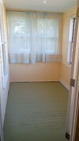 501 College Ave, Grove City Boro, PA 16127