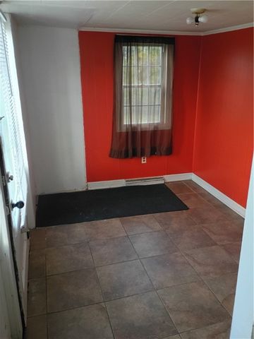 501 College Ave, Grove City Boro, PA 16127