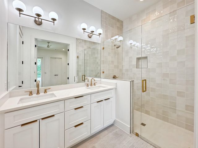 3614 Abbate CIR B, Austin, TX 78721