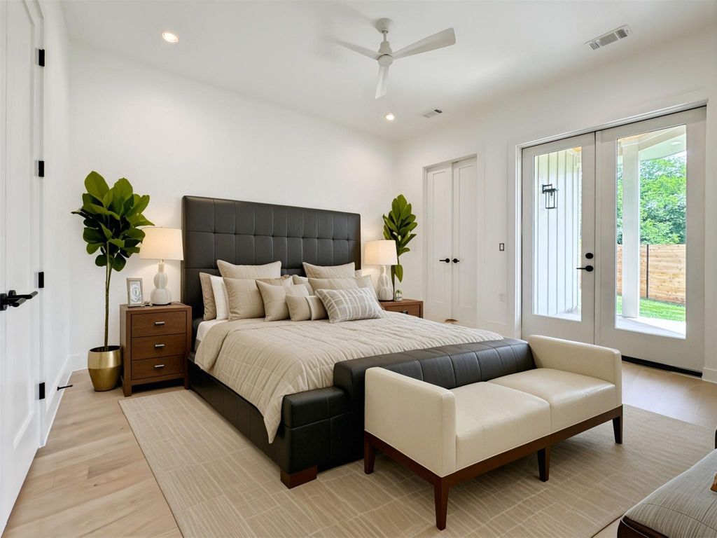 3614 Abbate CIR B, Austin, TX 78721