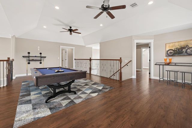 912 Roberts Street, East Bernard, TX 77435