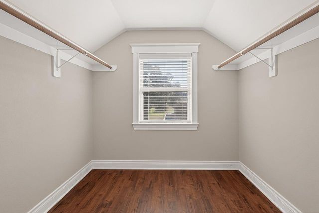 912 Roberts Street, East Bernard, TX 77435