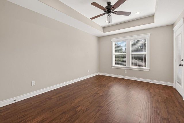 912 Roberts Street, East Bernard, TX 77435