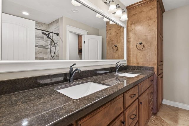 912 Roberts Street, East Bernard, TX 77435