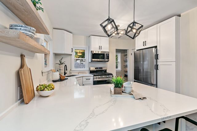 143 E Division Street, Villa Park, IL 60181