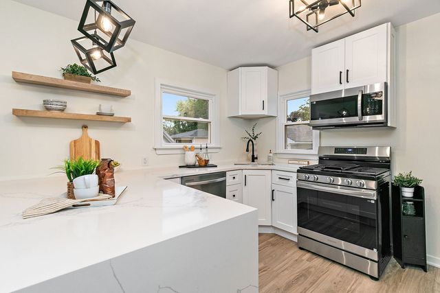 143 E Division Street, Villa Park, IL 60181