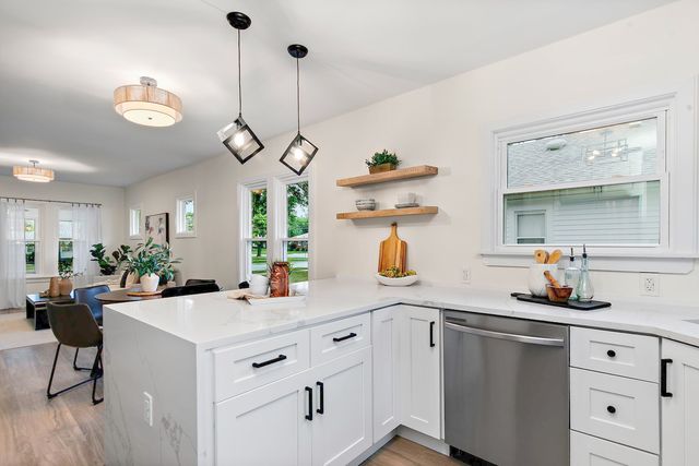 143 E Division Street, Villa Park, IL 60181