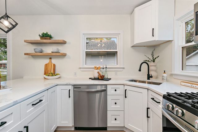 143 E Division Street, Villa Park, IL 60181