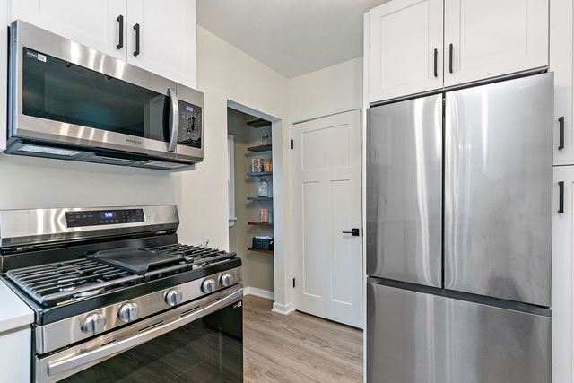 143 E Division Street, Villa Park, IL 60181