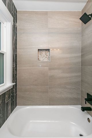 143 E Division Street, Villa Park, IL 60181