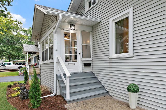 143 E Division Street, Villa Park, IL 60181