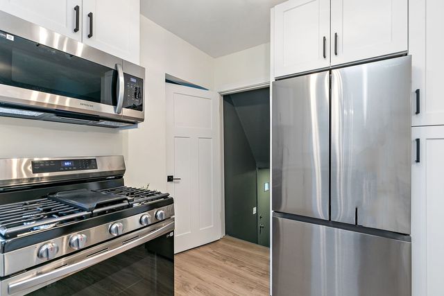 143 E Division Street, Villa Park, IL 60181