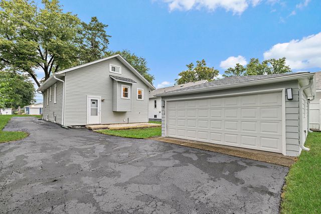 143 E Division Street, Villa Park, IL 60181