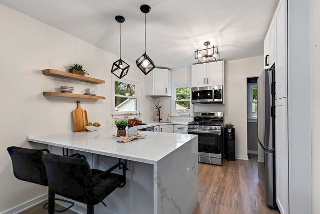 143 E Division Street, Villa Park, IL 60181
