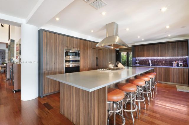 14 W San Marino Dr, Miami Beach, FL 33139