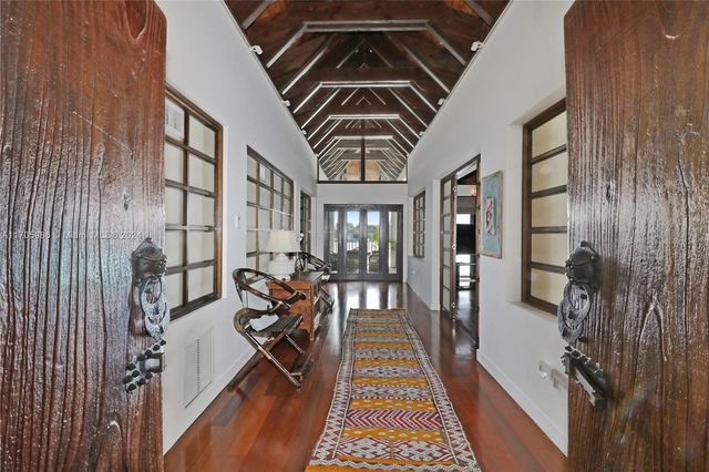 14 W San Marino Dr, Miami Beach, FL 33139