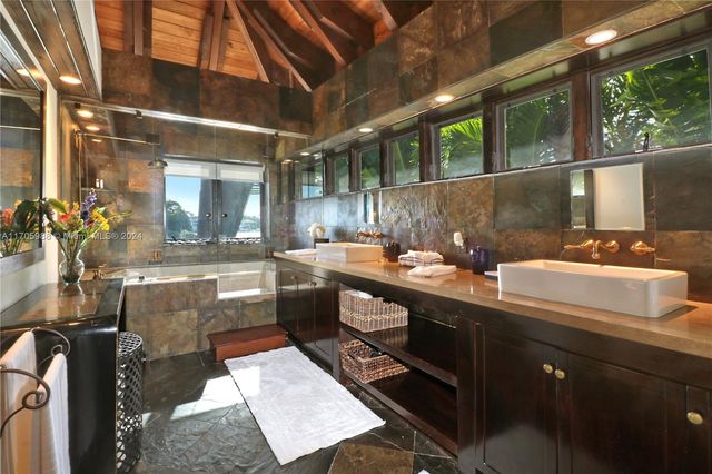 14 W San Marino Dr, Miami Beach, FL 33139