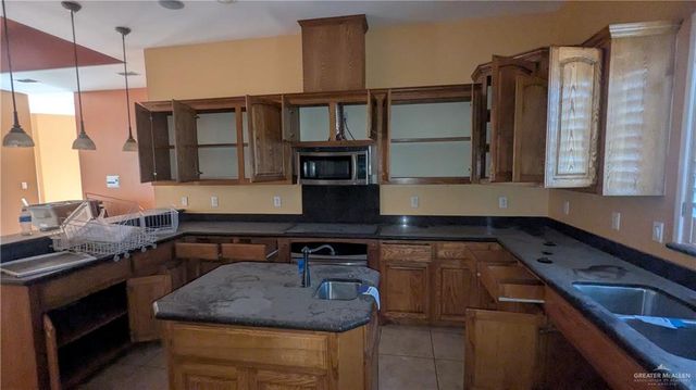 2721 Hylton Avenue, Edinburg, TX 78539