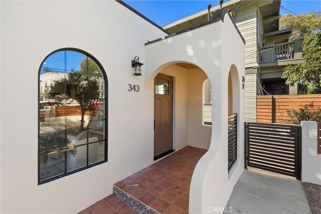 341 Douglas Street, Los Angeles, CA 90026