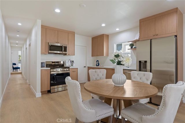 341 Douglas Street, Los Angeles, CA 90026