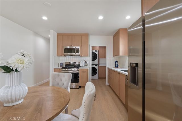341 Douglas Street, Los Angeles, CA 90026