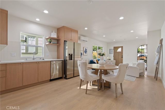 341 Douglas Street, Los Angeles, CA 90026
