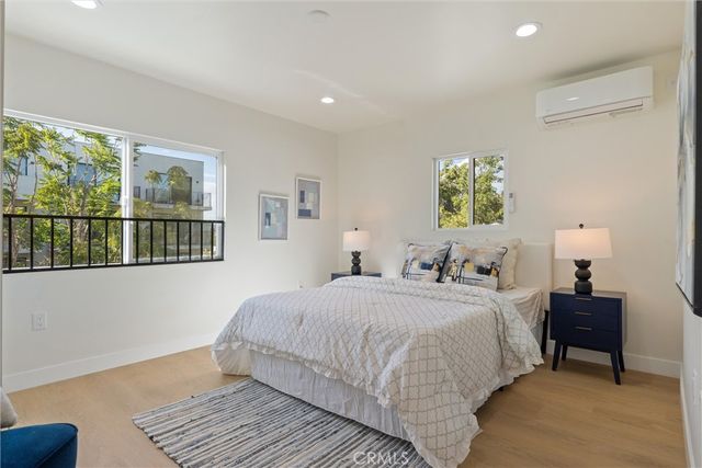 341 Douglas Street, Los Angeles, CA 90026