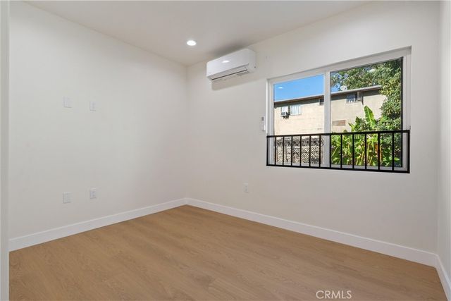 341 Douglas Street, Los Angeles, CA 90026