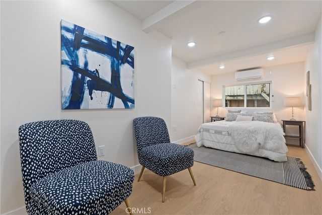 341 Douglas Street, Los Angeles, CA 90026