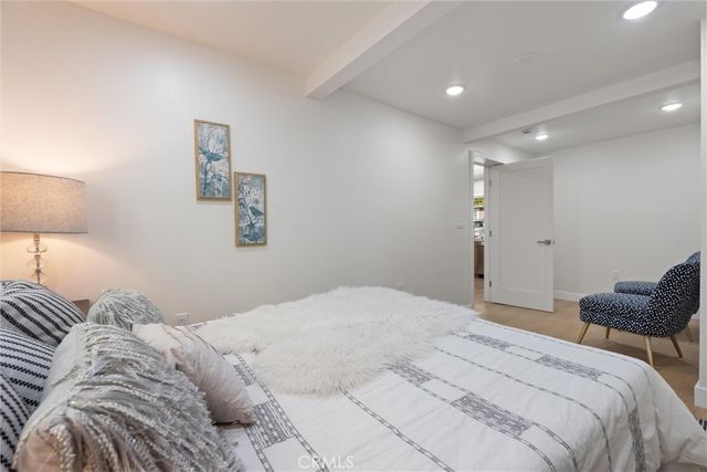 341 Douglas Street, Los Angeles, CA 90026