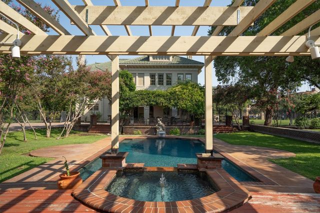 1001 Elizabeth Boulevard, Fort Worth, TX 76110