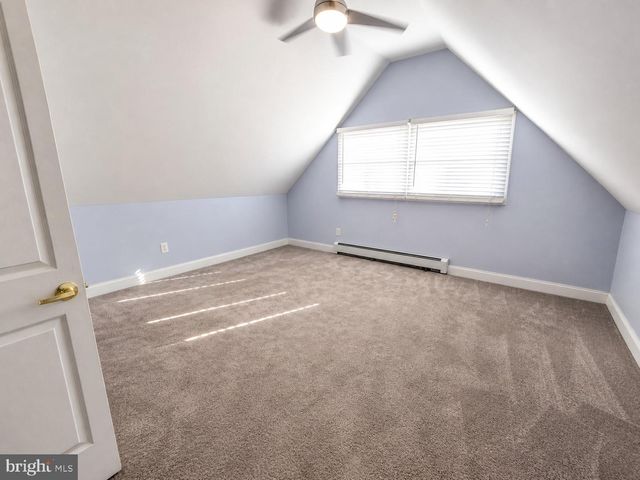 39 VERMILLION LN, Levittown, PA 19054
