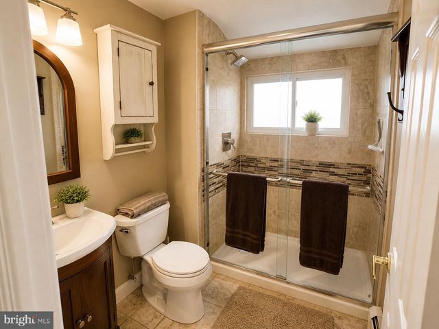 39 VERMILLION LN, Levittown, PA 19054
