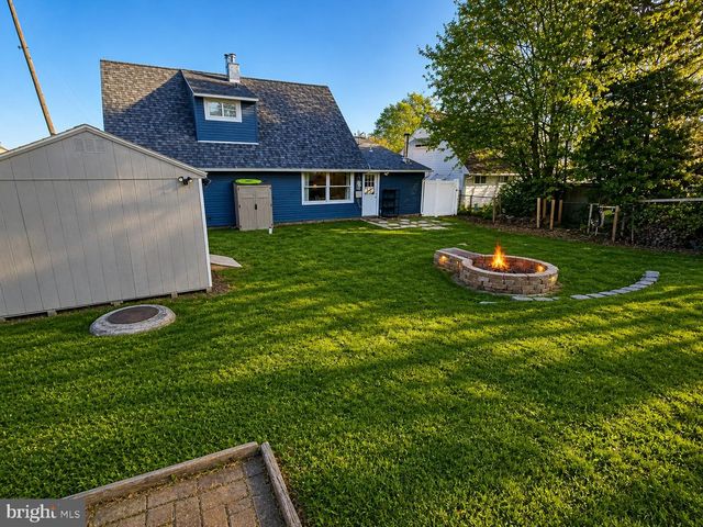 39 VERMILLION LN, Levittown, PA 19054