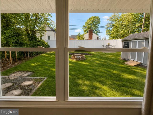 39 VERMILLION LN, Levittown, PA 19054