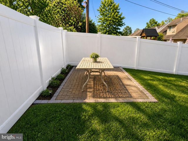 39 VERMILLION LN, Levittown, PA 19054