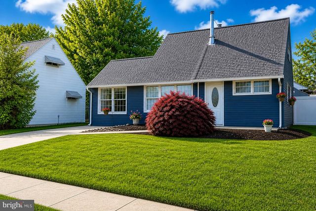 39 VERMILLION LN, Levittown, PA 19054