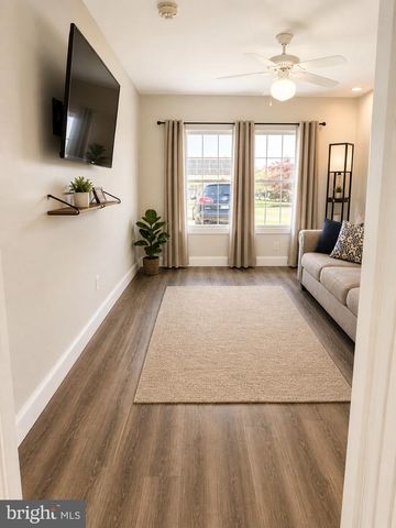 39 VERMILLION LN, Levittown, PA 19054