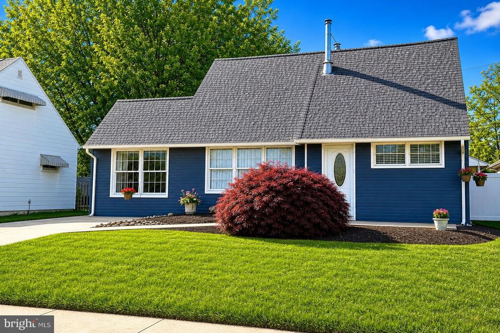 39 VERMILLION LN, Levittown, PA 19054