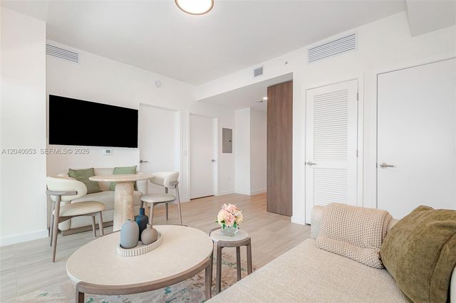 580 72nd St 1008, Miami Beach, FL 33141