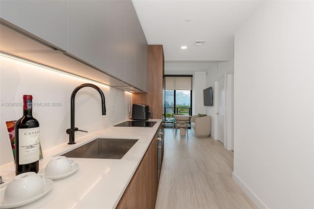 580 72nd St 1008, Miami Beach, FL 33141