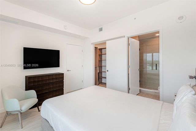 580 72nd St 1008, Miami Beach, FL 33141
