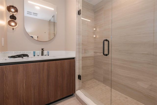 580 72nd St 1008, Miami Beach, FL 33141