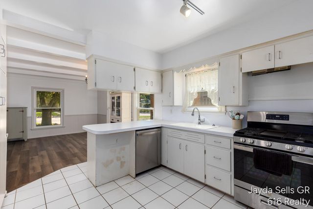 1853 Leonard Street Nw, City Of Grand Rapids, MI 49504