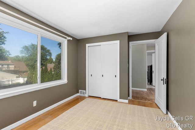 1853 Leonard Street Nw, City Of Grand Rapids, MI 49504