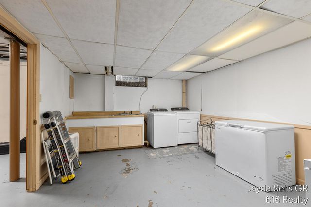 1853 Leonard Street Nw, City Of Grand Rapids, MI 49504